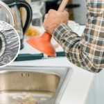 Πώς να καθαρίσετε μια αποχέτευση σε δευτερόλεπτα: ένας έμπειρος υδραυλικός
